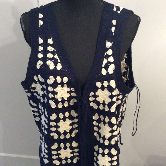 LC Lauren Conrad Granny Square Crocheted Vest Navy White XL - Picture 3 of 6